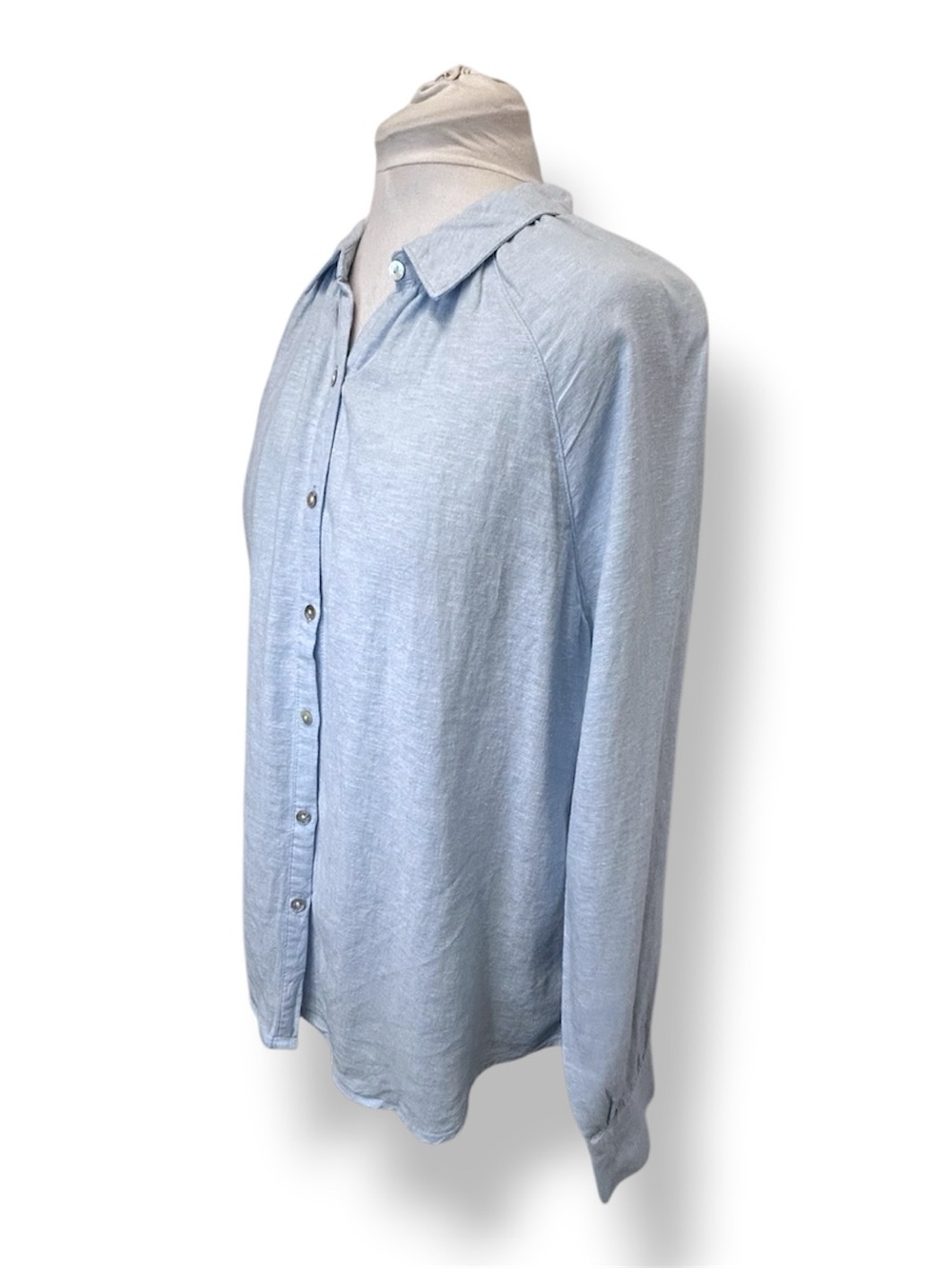 Laura Ashley Women’s Long Sleeve Button-Down Shirt Linen Blend Casual Lt Blue XL - Picture 3 of 10